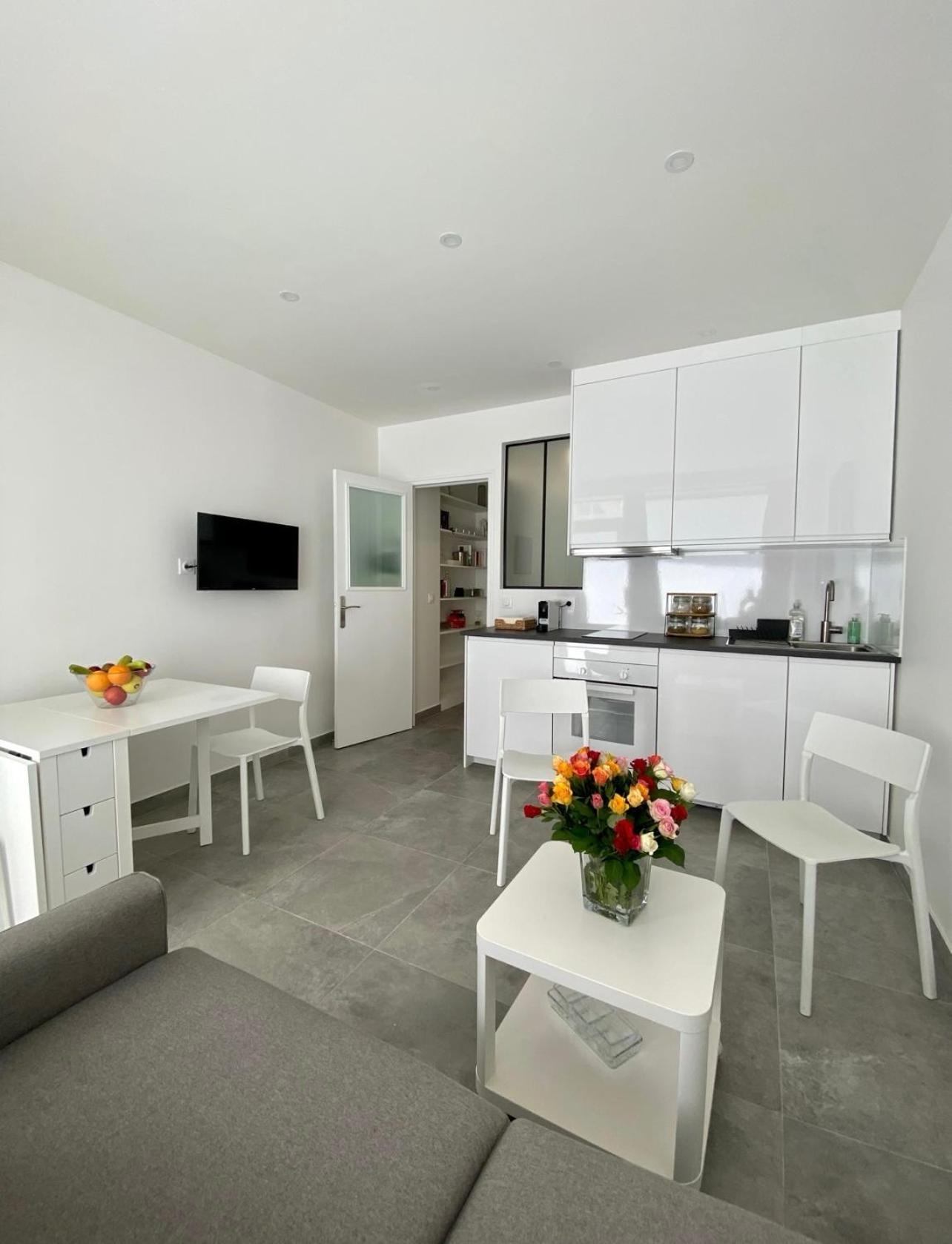 Chez Les Artistes De Menilmontant Apartment Париж Екстериор снимка